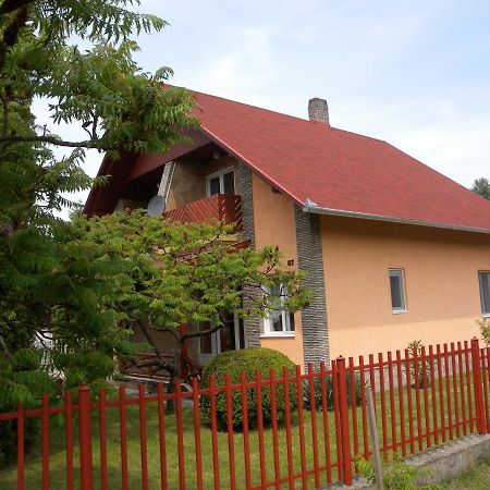 Holiday Home In Balatonkeresztur 19455 Eksteriør bilde