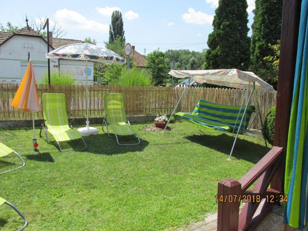 Holiday Home In Balatonkeresztur 19455 Eksteriør bilde